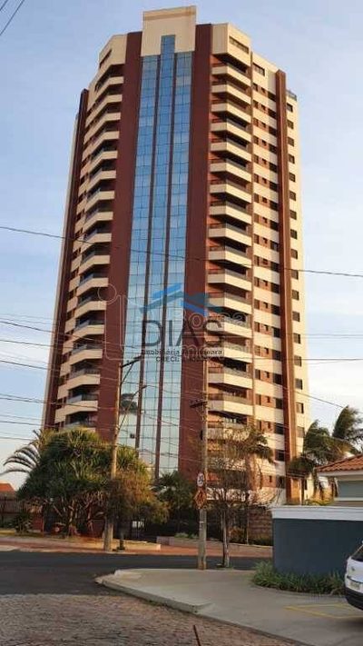Apartamento, 3 quartos, 250 m² - Foto 2