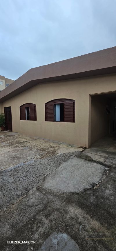 Casa, 4 quartos, 178 m² - Foto 1