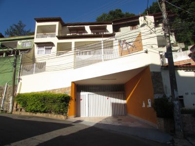 Casa, 4 quartos, 237 m² - Foto 1