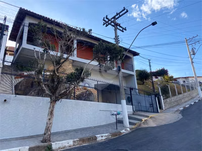Casa, 4 quartos, 232 m² - Foto 1