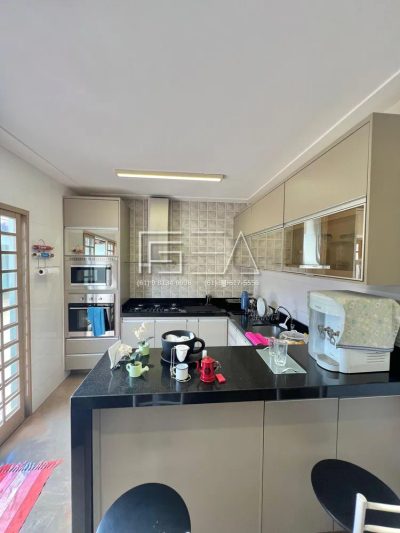 Casa, 3 quartos, 279 m² - Foto 1