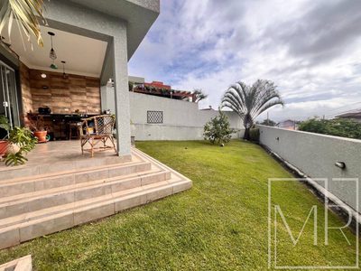 Casa, 4 quartos, 209 m² - Foto 2