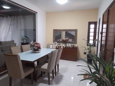 Casa, 3 quartos, 234 m² - Foto 2