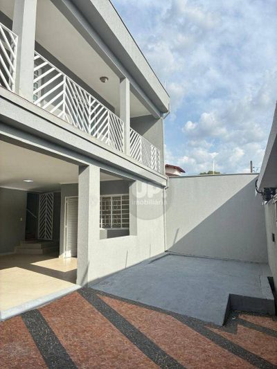 Casa, 4 quartos, 304 m² - Foto 1