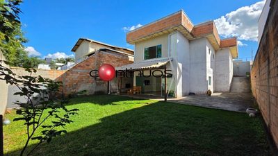 Casa, 4 quartos, 191 m² - Foto 2