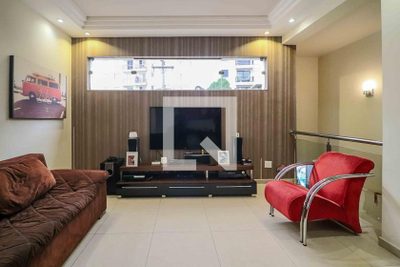 Casa, 3 quartos, 258 m² - Foto 1
