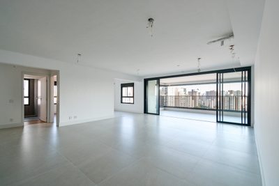Apartamento, 3 quartos, 232 m² - Foto 2