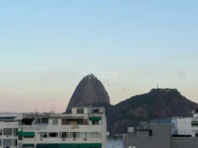 Cobertura, 3 quartos, 209 m² - Foto 2