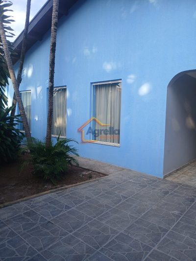 Casa, 3 quartos, 195 m² - Foto 1