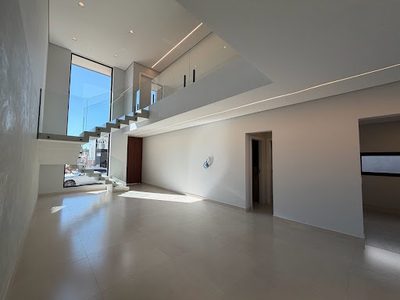 Casa, 3 quartos, 256 m² - Foto 1