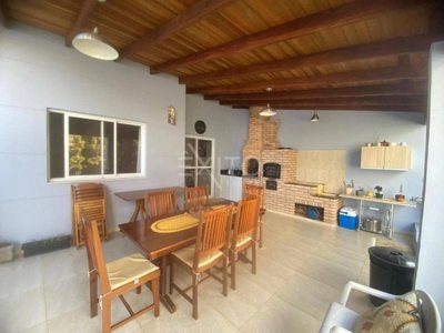 Casa, 4 quartos, 175 m² - Foto 1
