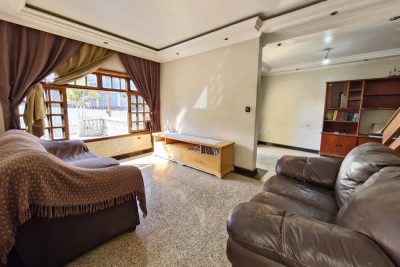 Sobrado, 3 quartos, 309 m² - Foto 1