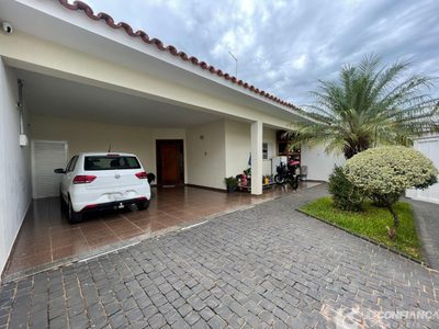 Casa, 3 quartos, 245 m² - Foto 1