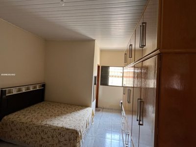 Casa, 2 quartos, 200 m² - Foto 1