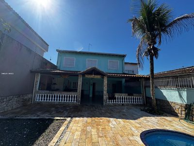 Casa, 3 quartos, 194 m² - Foto 1