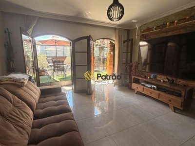 Sobrado, 3 quartos, 220 m² - Foto 1