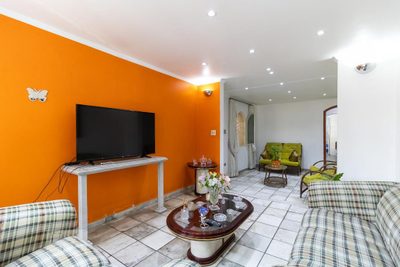 Casa, 5 quartos, 240 m² - Foto 3