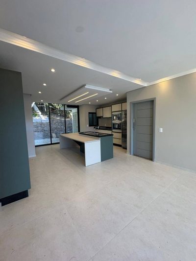 Casa, 3 quartos, 250 m² - Foto 2
