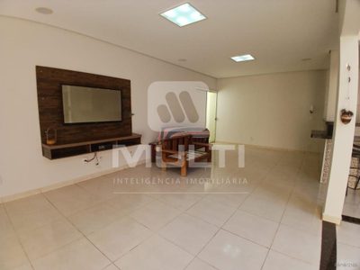 Casa, 3 quartos, 181 m² - Foto 1