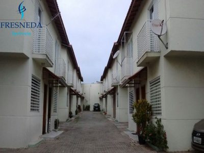 Casa, 2 quartos, 75 m² - Foto 1