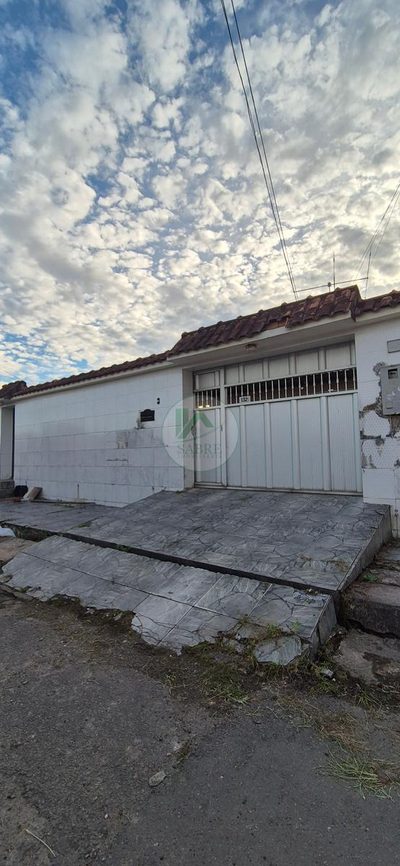 Casa, 3 quartos, 245 m² - Foto 1