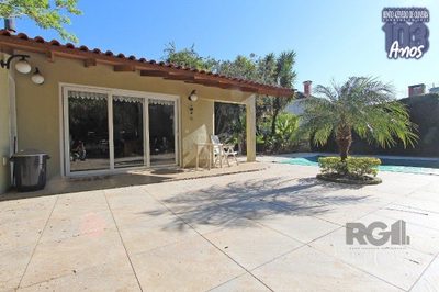 Casa, 5 quartos, 230 m² - Foto 1