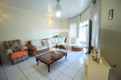 Casa, 3 quartos, 250 m² - Foto 4