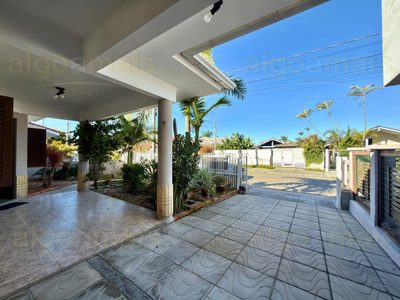 Casa, 3 quartos, 222 m² - Foto 1