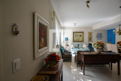 Casa, 3 quartos, 236 m² - Foto 1