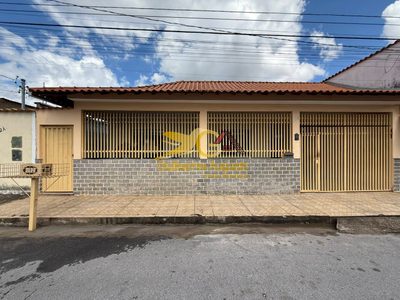 Casa, 4 quartos, 180 m² - Foto 1