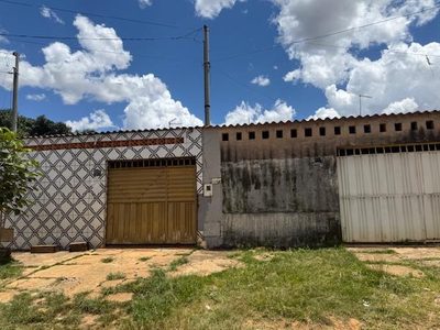 Casa, 2 quartos, 180 m² - Foto 1