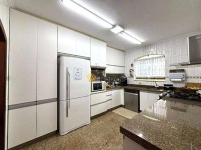 Sobrado, 4 quartos, 258 m² - Foto 1