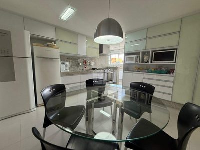 Apartamento, 4 quartos, 217 m² - Foto 1