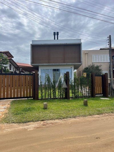 Casa, 3 quartos, 243 m² - Foto 1