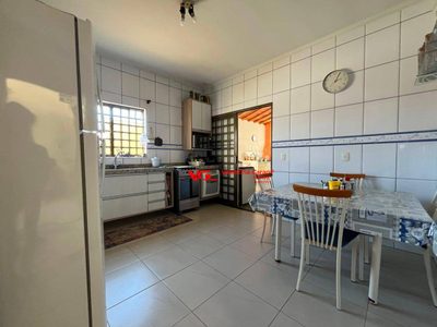 Sobrado, 3 quartos, 199 m² - Foto 2