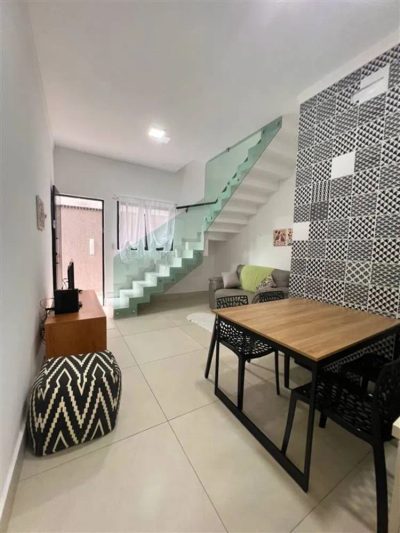 Casa, 2 quartos, 60 m² - Foto 1