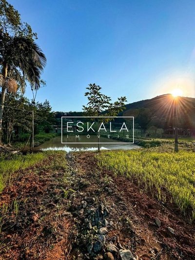 Chácara, 3 quartos, 3000 m² - Foto 1