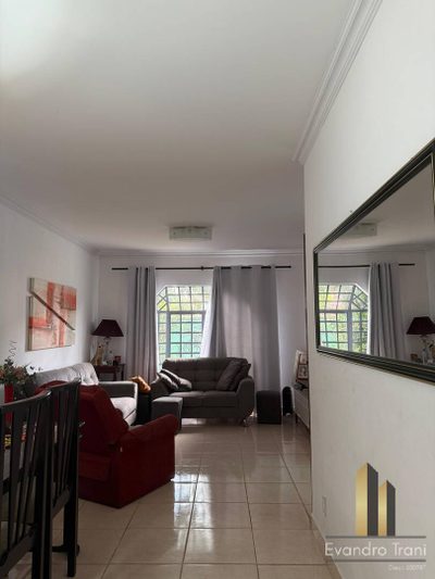 Casa, 3 quartos, 250 m² - Foto 2