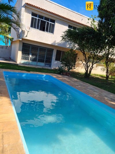 Casa, 4 quartos, 263 m² - Foto 1