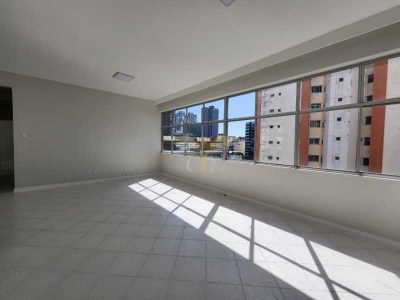 Apartamento, 3 quartos, 156 m² - Foto 2