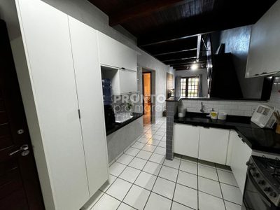 Casa, 5 quartos, 250 m² - Foto 1