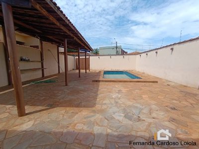 Casa, 3 quartos, 226 m² - Foto 2