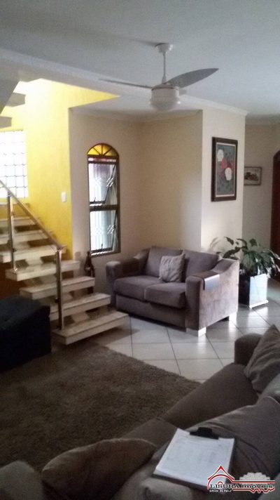 Casa, 3 quartos, 178 m² - Foto 1
