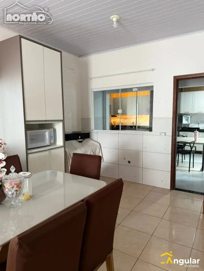 Casa, 3 quartos, 82 m² - Foto 1