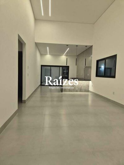 Casa, 3 quartos, 215 m² - Foto 1