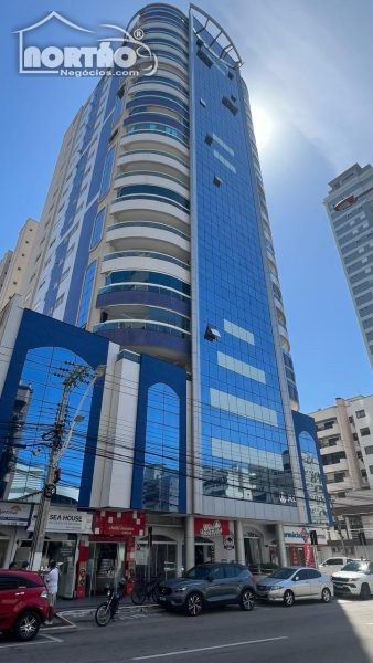 Casa, 4 quartos, 268 m² - Foto 1