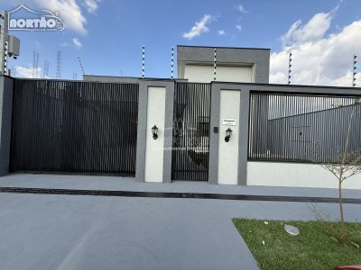 Casa, 4 quartos, 128 m² - Foto 1