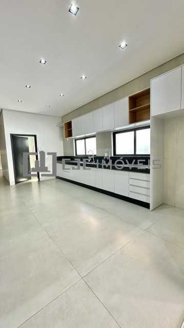 Casa, 3 quartos, 218 m² - Foto 4