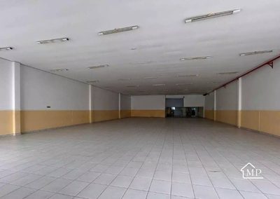 Loja-Salão, 880 m² - Foto 1
