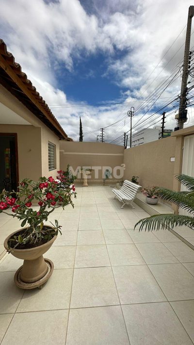 Casa, 3 quartos, 210 m² - Foto 2